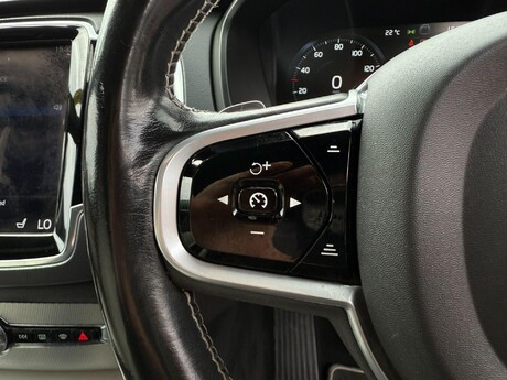 Volvo XC90 2.0 T5 R-Design Pro Auto 4WD Euro 6 (s/s) 5dr 29