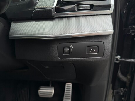 Volvo XC90 2.0 T5 R-Design Pro Auto 4WD Euro 6 (s/s) 5dr 31