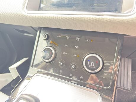 Land Rover Range Rover Evoque 1.5 P300e 12.2kWh S Auto 4WD Euro 6 (s/s) 5dr 28