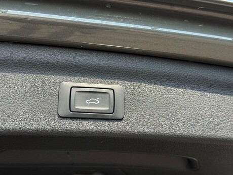 Audi Q3 2.0 TDI 35 S line S Tronic Euro 6 (s/s) 5dr 22