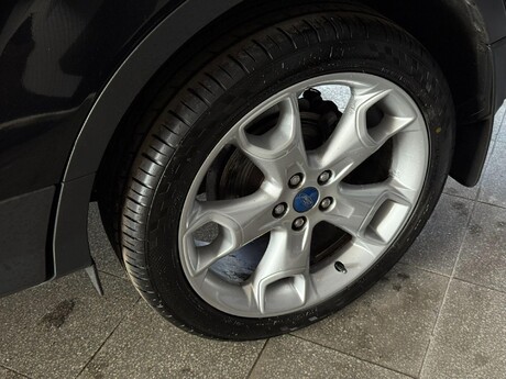 Ford Kuga 2.0 TDCi Titanium X AWD Euro 5 5dr 27