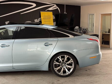 Jaguar XJ 3.0d V6 Portfolio Auto Euro 5 4dr (LWB) 8