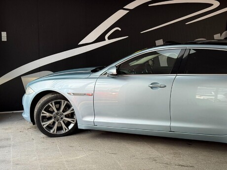 Jaguar XJ 3.0d V6 Portfolio Auto Euro 5 4dr (LWB) 9