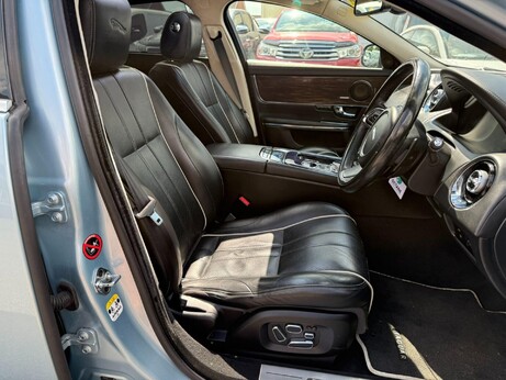 Jaguar XJ 3.0d V6 Portfolio Auto Euro 5 4dr (LWB) 3