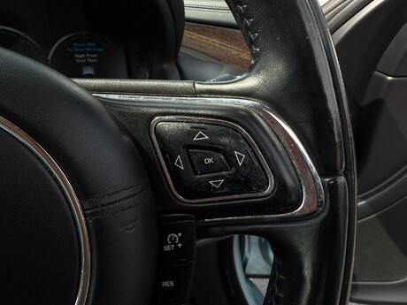 Jaguar XJ 3.0d V6 Portfolio Auto Euro 5 4dr (LWB) 23