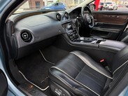 Jaguar XJ 3.0d V6 Portfolio Auto Euro 5 4dr (LWB) 43
