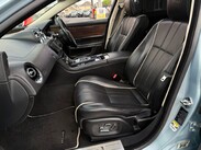 Jaguar XJ 3.0d V6 Portfolio Auto Euro 5 4dr (LWB) 44
