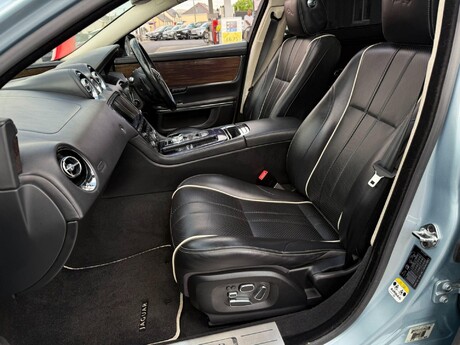 Jaguar XJ 3.0d V6 Portfolio Auto Euro 5 4dr (LWB) 44