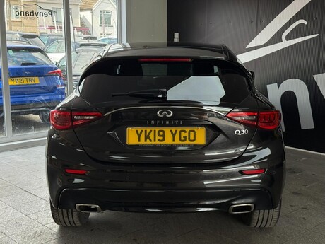 Infiniti Q30 1.6T Luxe DCT Euro 6 (s/s) 5dr 9