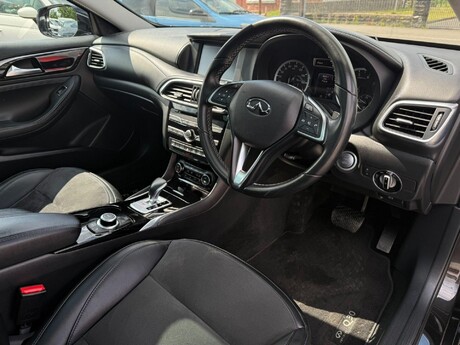 Infiniti Q30 1.6T Luxe DCT Euro 6 (s/s) 5dr 12
