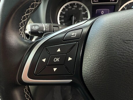 Infiniti Q30 1.6T Luxe DCT Euro 6 (s/s) 5dr 19