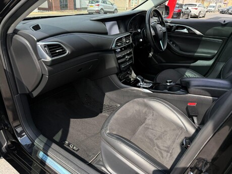 Infiniti Q30 1.6T Luxe DCT Euro 6 (s/s) 5dr 47