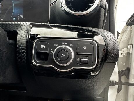 Mercedes-Benz A Class 2.0 A220d AMG Line (Executive) 8G-DCT Euro 6 (s/s) 5dr 3