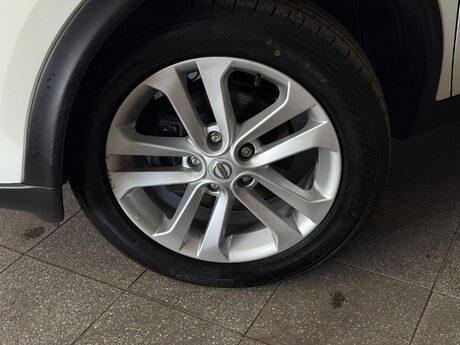 Nissan Juke 1.2 DIG-T Acenta Euro 6 (s/s) 5dr 23