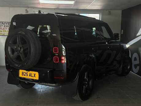 Land Rover Defender 3.0 D250 MHEV X-Dynamic SE Auto 4WD Euro 6 (s/s) 5dr 8