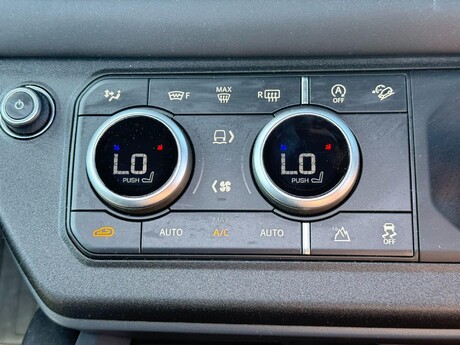Land Rover Defender 3.0 D250 MHEV X-Dynamic SE Auto 4WD Euro 6 (s/s) 5dr 19