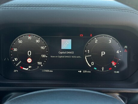 Land Rover Defender 3.0 D250 MHEV X-Dynamic SE Auto 4WD Euro 6 (s/s) 5dr 38