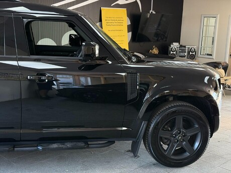Land Rover Defender 3.0 D250 MHEV X-Dynamic SE Auto 4WD Euro 6 (s/s) 5dr 44