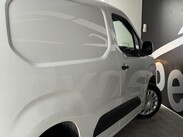 Vauxhall Combo 1.5 Turbo D 2300 Sportive L1 H1 Euro 6 4dr 9