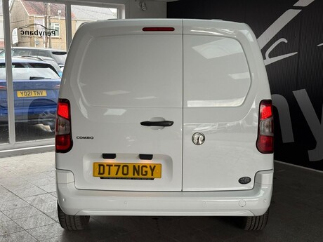 Vauxhall Combo 1.5 Turbo D 2300 Sportive L1 H1 Euro 6 4dr 11