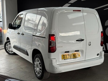 Vauxhall Combo 1.5 Turbo D 2300 Sportive L1 H1 Euro 6 4dr 12