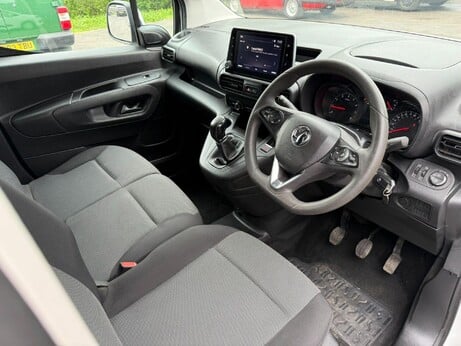Vauxhall Combo 1.5 Turbo D 2300 Sportive L1 H1 Euro 6 4dr 3