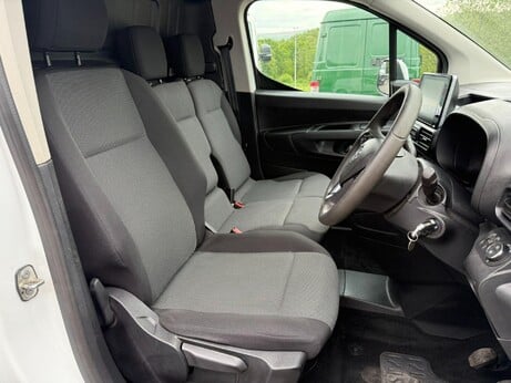 Vauxhall Combo 1.5 Turbo D 2300 Sportive L1 H1 Euro 6 4dr 4