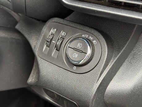 Vauxhall Combo 1.5 Turbo D 2300 Sportive L1 H1 Euro 6 4dr 18