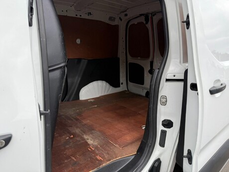 Vauxhall Combo 1.5 Turbo D 2300 Sportive L1 H1 Euro 6 4dr 33