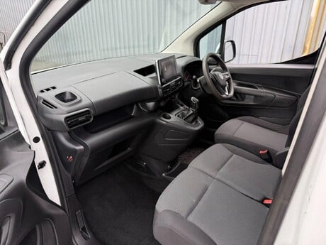 Vauxhall Combo 1.5 Turbo D 2300 Sportive L1 H1 Euro 6 4dr 34