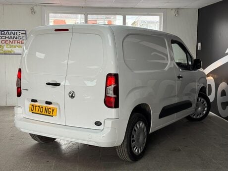 Vauxhall Combo 1.5 Turbo D 2300 Sportive L1 H1 Euro 6 4dr 8
