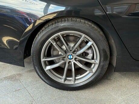 BMW 5 Series 2.0 520d M Sport Auto Euro 6 (s/s) 4dr 3