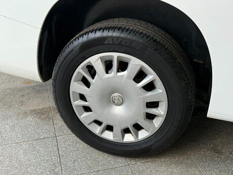 Vauxhall Combo 1.5 Turbo D 2300 Sportive L2 H1 Euro 6 4dr 3