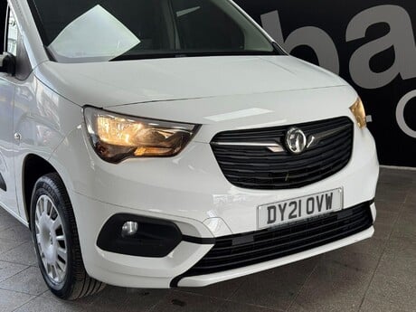 Vauxhall Combo 1.5 Turbo D 2300 Sportive L2 H1 Euro 6 4dr 6