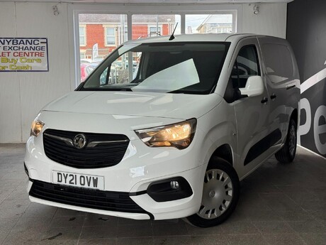 Vauxhall Combo 1.5 Turbo D 2300 Sportive L2 H1 Euro 6 4dr 9