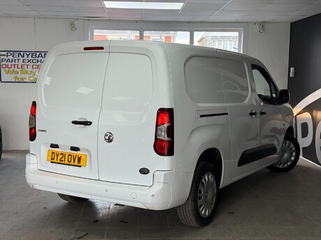 Vauxhall Combo 1.5 Turbo D 2300 Sportive L2 H1 Euro 6 4dr 12
