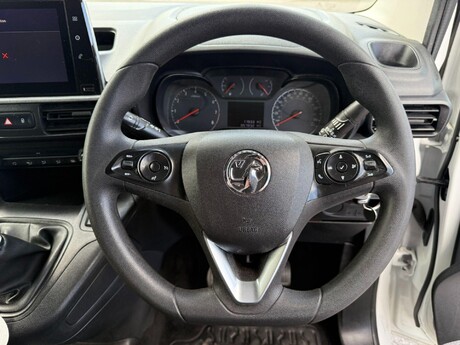Vauxhall Combo 1.5 Turbo D 2300 Sportive L2 H1 Euro 6 4dr 22