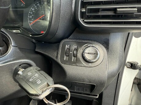 Vauxhall Combo 1.5 Turbo D 2300 Sportive L2 H1 Euro 6 4dr 25