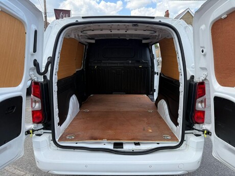 Vauxhall Combo 1.5 Turbo D 2300 Sportive L2 H1 Euro 6 4dr 35