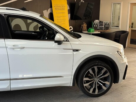 Volkswagen Tiguan Allspace 2.0 TDI R-Line Tech DSG Euro 6 (s/s) 5dr 6