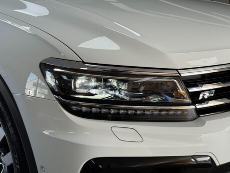 Volkswagen Tiguan Allspace 2.0 TDI R-Line Tech DSG Euro 6 (s/s) 5dr 8