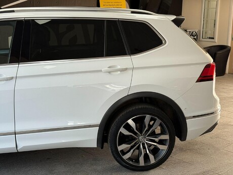 Volkswagen Tiguan Allspace 2.0 TDI R-Line Tech DSG Euro 6 (s/s) 5dr 23