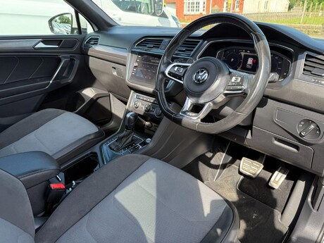 Volkswagen Tiguan Allspace 2.0 TDI R-Line Tech DSG Euro 6 (s/s) 5dr 25
