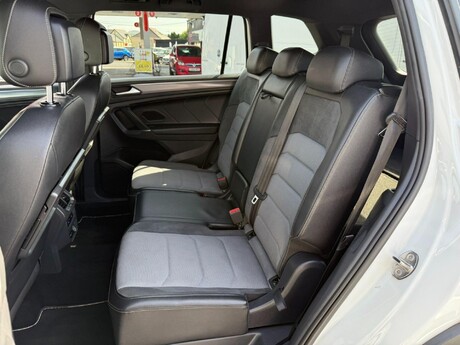 Volkswagen Tiguan Allspace 2.0 TDI R-Line Tech DSG Euro 6 (s/s) 5dr 59