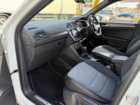 Volkswagen Tiguan Allspace 2.0 TDI R-Line Tech DSG Euro 6 (s/s) 5dr 60