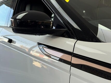 Land Rover Range Rover Evoque 1.5 P300e 12.2kWh R-Dynamic SE Auto 4WD Euro 6 (s/s) 5dr
