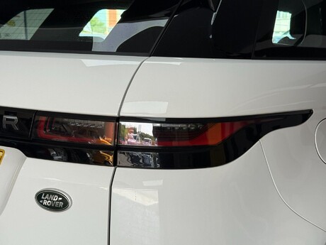 Land Rover Range Rover Evoque 1.5 P300e 12.2kWh R-Dynamic SE Auto 4WD Euro 6 (s/s) 5dr 19