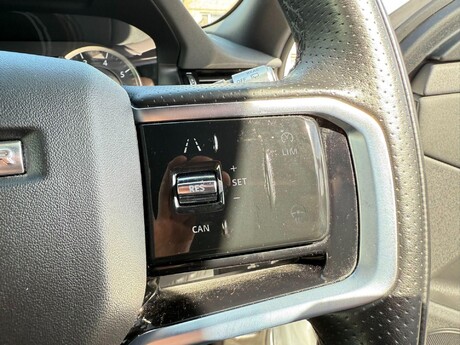 Land Rover Range Rover Evoque 1.5 P300e 12.2kWh R-Dynamic SE Auto 4WD Euro 6 (s/s) 5dr 35