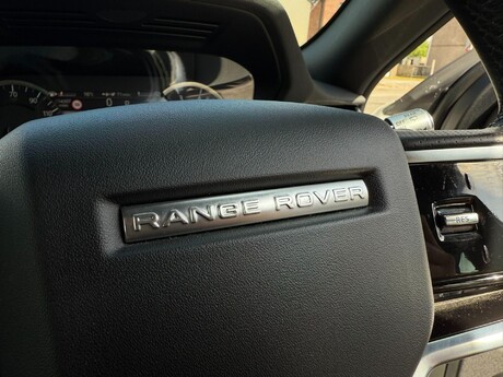 Land Rover Range Rover Evoque 1.5 P300e 12.2kWh R-Dynamic SE Auto 4WD Euro 6 (s/s) 5dr 37