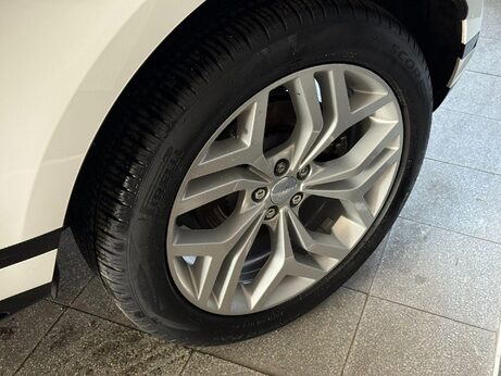 Land Rover Range Rover Evoque 1.5 P300e 12.2kWh R-Dynamic SE Auto 4WD Euro 6 (s/s) 5dr 2